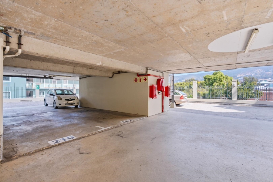 To Let 2 Bedroom Property for Rent in Gardens Western Cape